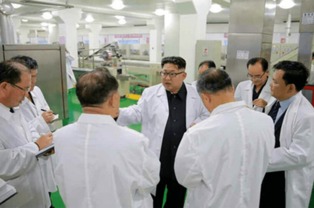 金正恩視察平壤食品工廠，贊國產(chǎn)設(shè)備如美男子，強調(diào)農(nóng)產(chǎn)品自給自足